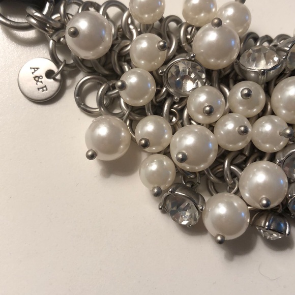 Beaded necklace - Picture 3 of 3